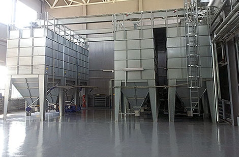BM silos with ladders