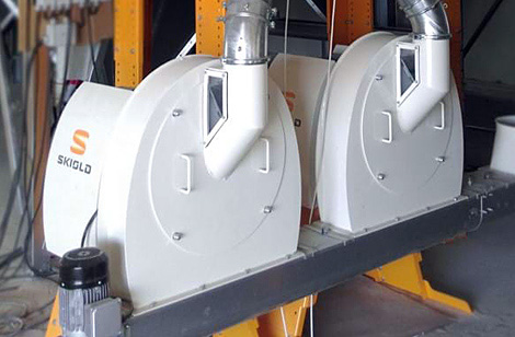2x SKIOLD DM-6 Mills with U-trough auger