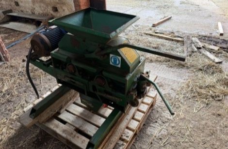 Fraser M7 Roller Mill